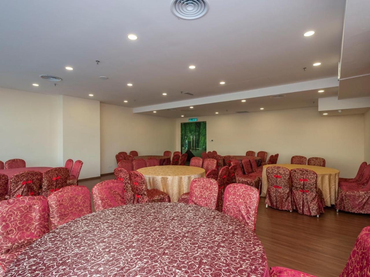 Hotel Holmes Gp Nusajaya  Esterno foto